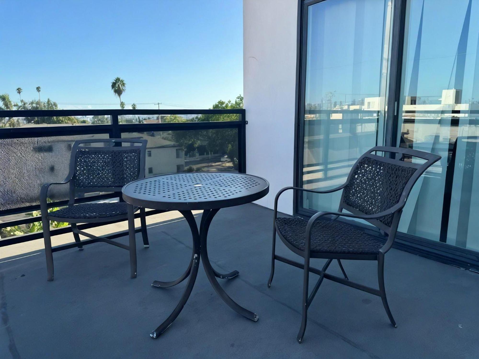 Hollywood Homes Free Parking Close To Things La Aparthotel Los Angeles